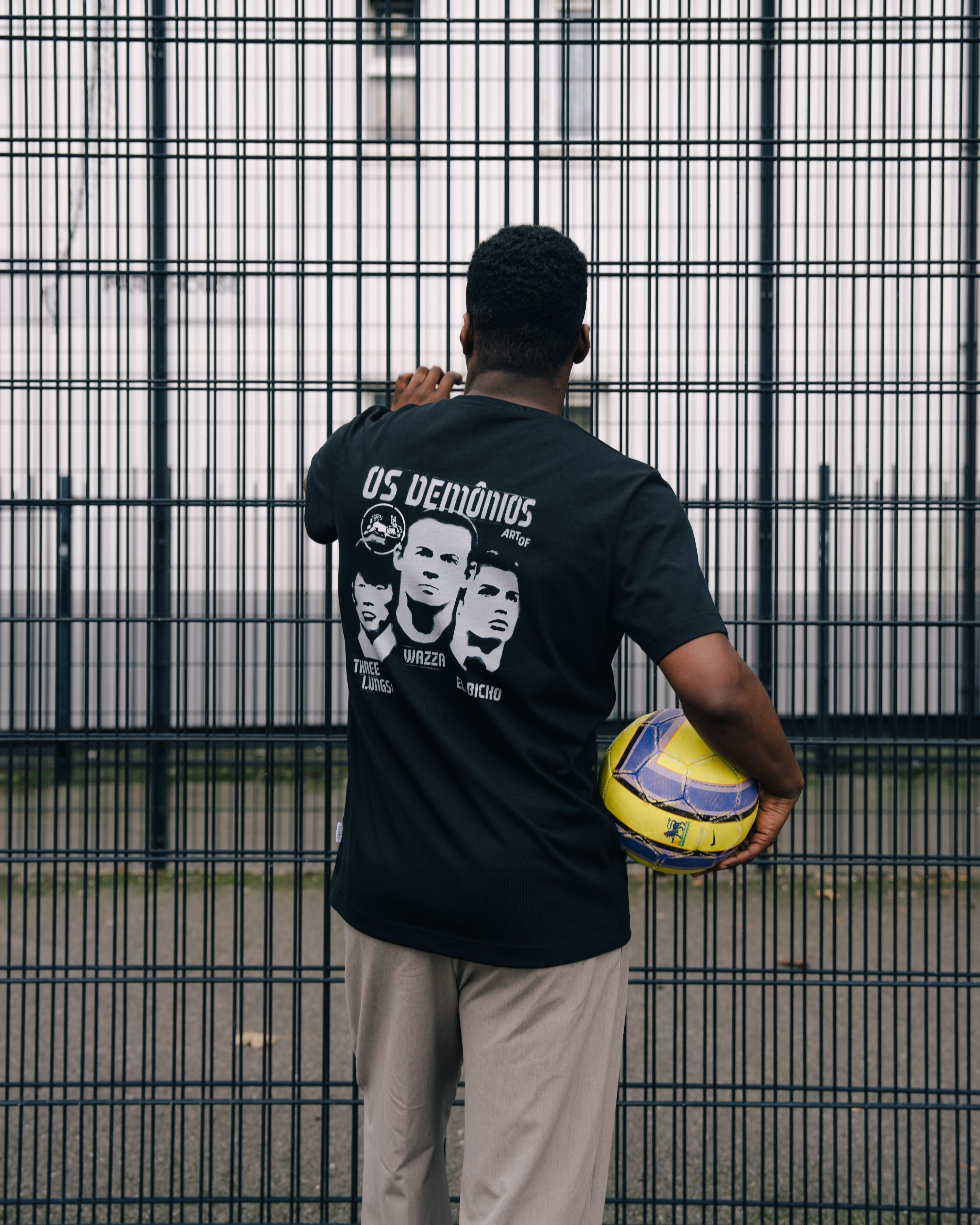 ART OF United Os Demônios | MUFC Black Graphic Football T-shirt